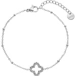 Silbernes Armband mit Kleeblatt-Motiv, dass nicht abfärbt und wasserfest ist.